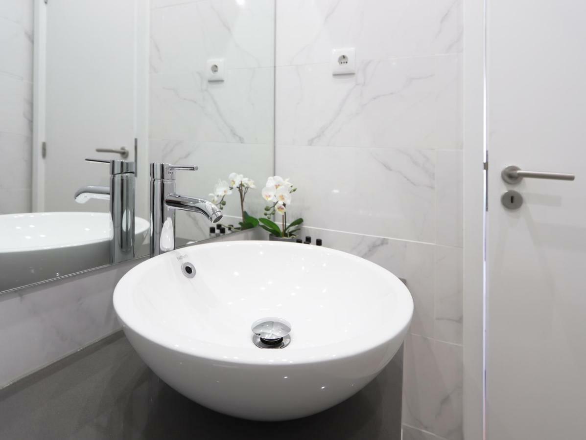 Hm - Living Batalha Square 1 Appartement Porto Buitenkant foto